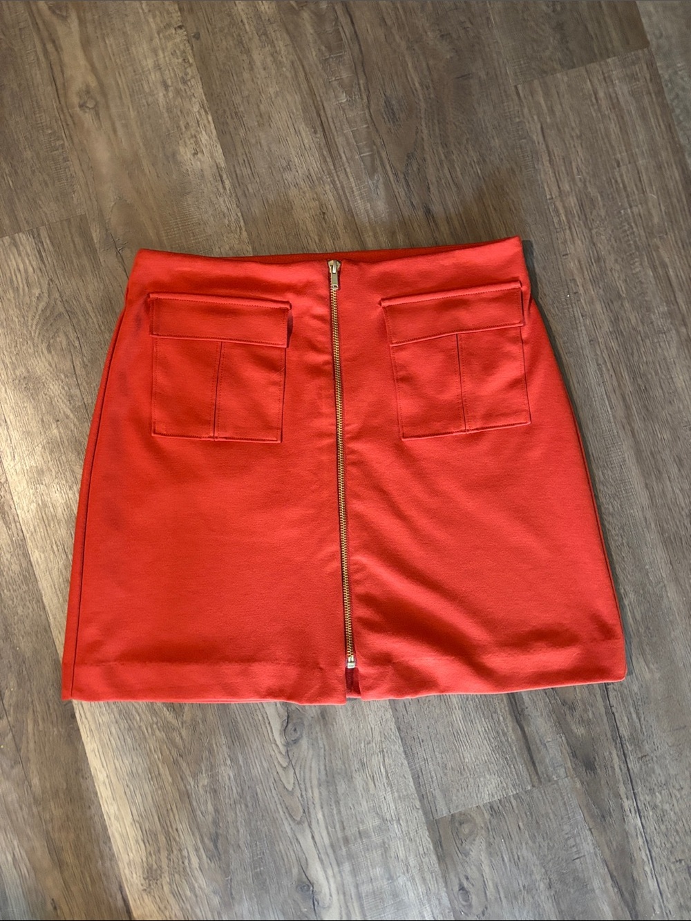 Banana republic burnt orange dual pocket zipper mini skirt, size 6